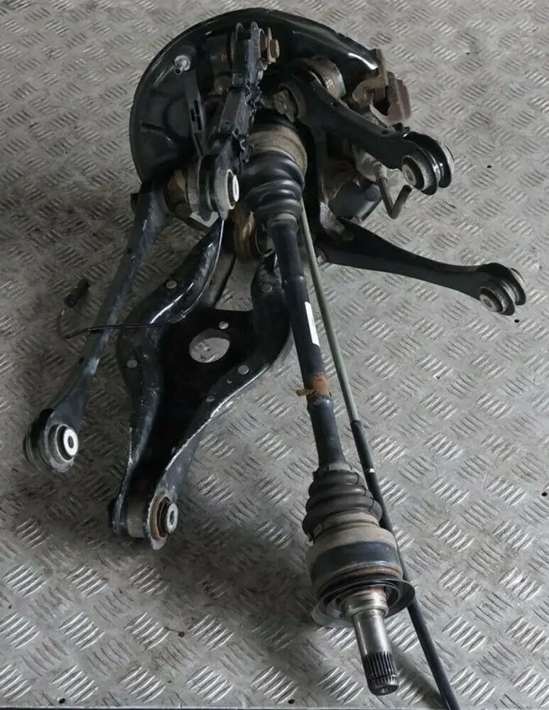 N47N Trasero Izquierdo Pierna Muelle Strut Hub Caliper para BMW F21 116d con número de pieza 6792515 BMW F21 116d N47N Trasero Izquierdo Pierna Muelle Strut Hub Caliper - SKU 6792515-6 - Número de pieza 6792515