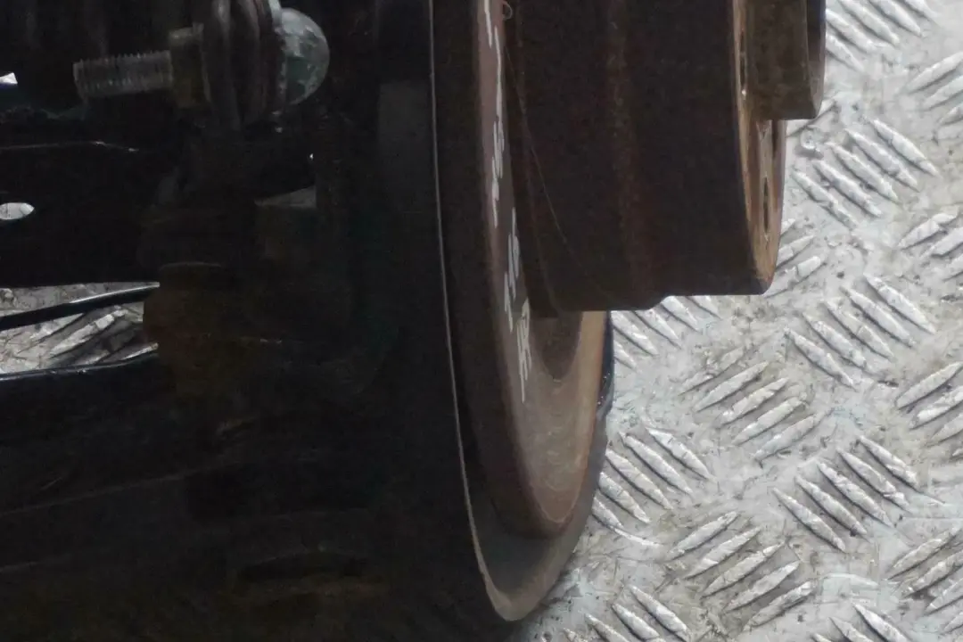 Reihe F21 116d N47N Schwenklager Radträger Bremssattel Hinten Rechts für BMW 1 mit Teilenummer 6792516 BMW 1 Reihe F21 116d N47N Schwenklager Radträger Bremssattel Hinten Rechts - SKU 6792516-8 - Teilenummer 6792516