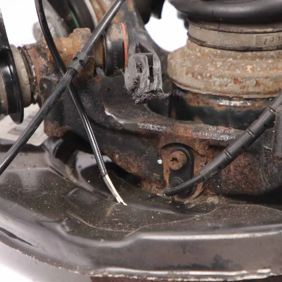 BMW F30 320d B47 Tylny Prawy Zacisk Hamulcowy Zwrotnica Zawieszenie - SKU 6792524-7 - Numer Części 6792524