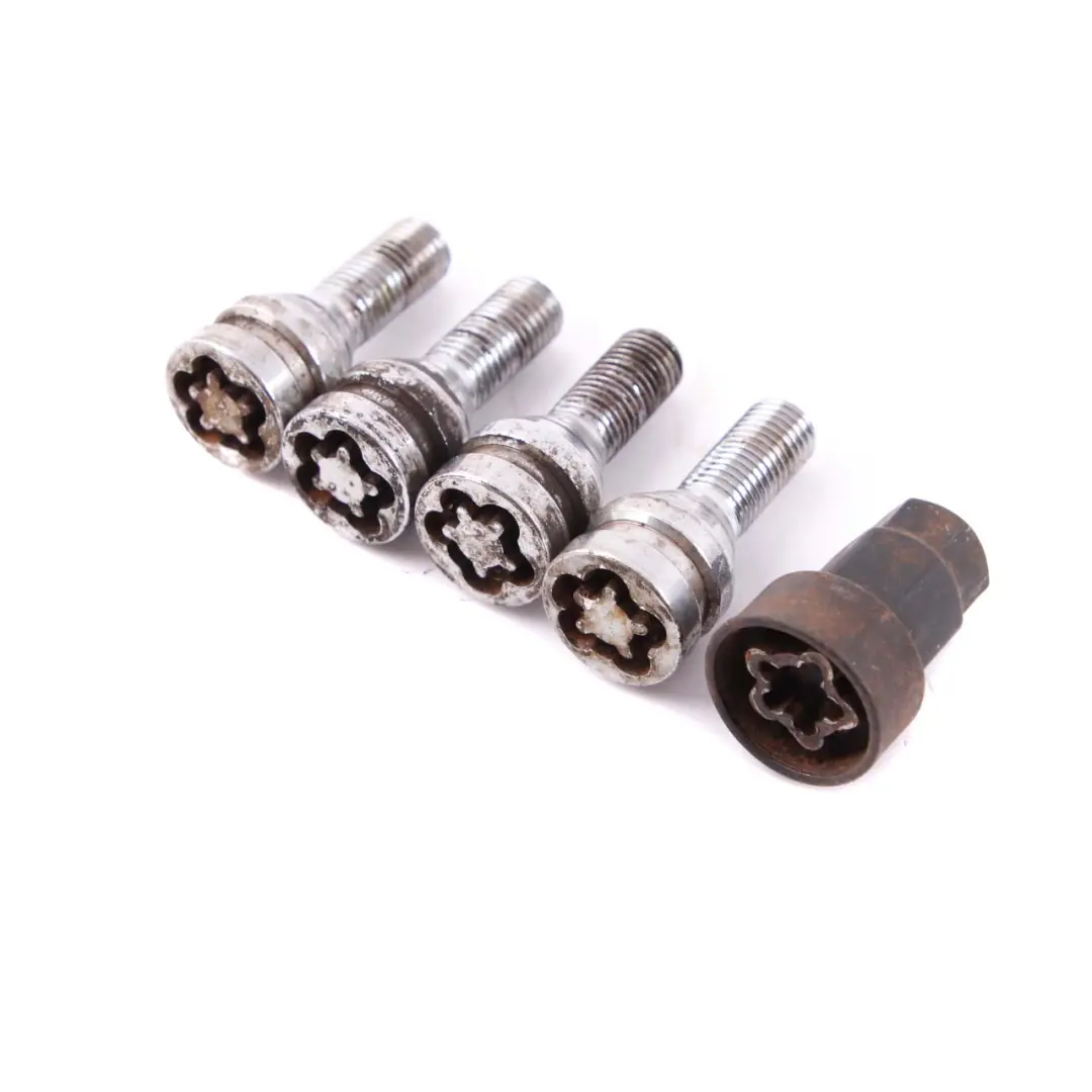 BMW E60 E61 E81 E87 E90 Śruba Koła Czarna Z Kluczykiem 6792849 - SKU 6792849-3 - Numer Części 2453959
