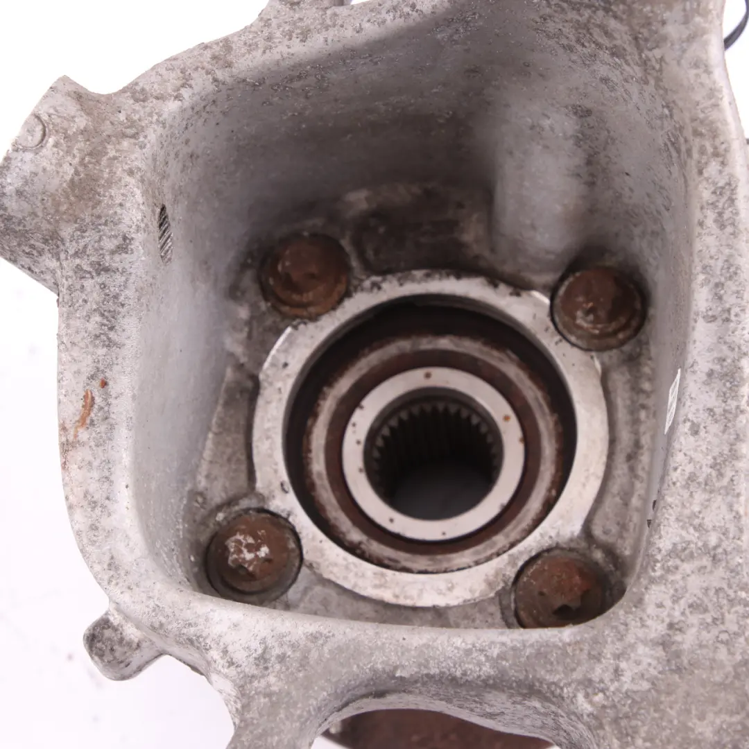 soporte de rueda trasera derecha eje de suspensión soporte montaje Hub para BMW F10 con número de pieza 6793770 BMW F10 soporte de rueda trasera derecha eje de suspensión soporte montaje Hub - SKU 6793770-3 - Número de pieza 6793770