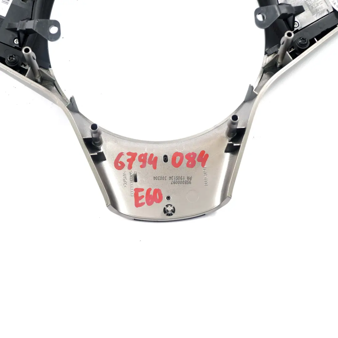  Embellecedor VolanteBMW E60 E63 Sport Tapa Interruptor Multifuncion Titan Cromo - SKU 6794084 - Número de pieza 6794084