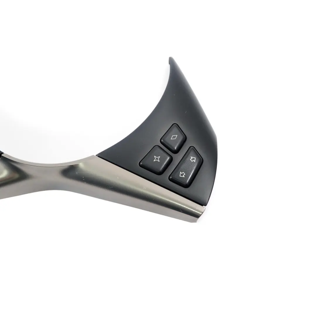 Interrupteur Bouton Volant Multifonctions Titan Chrome pour BMW E60 E61 E63 Sport à propos du numéro de pièce 6794084 BMW E60 E61 E63 Sport Interrupteur Bouton Volant Multifonctions Titan Chrome - SKU 6794084 - Numéro de pièce 6794084