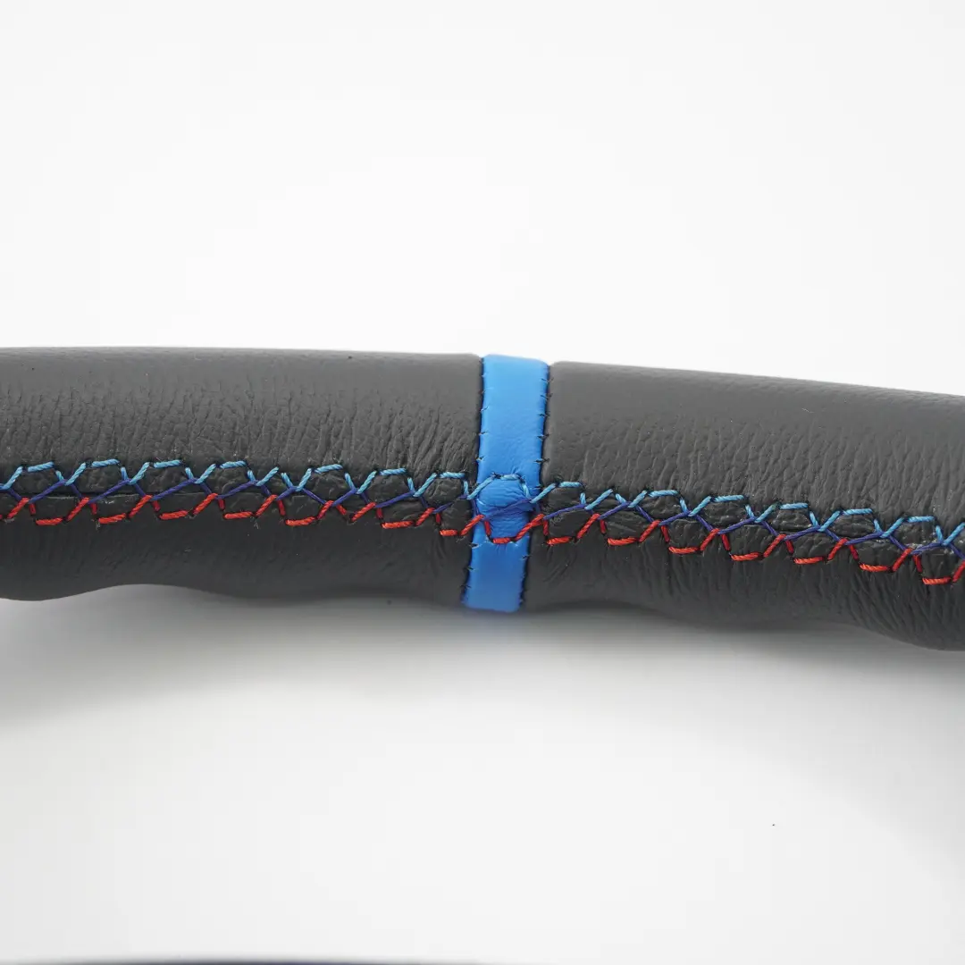 Nuova Pelle Nera/Alcantara Volante Sportivo Leve per Mini Cooper One R55 R56 R60 R61 con numero di parte 6794625 Mini Cooper One R55 R56 R60 R61 Nuova Pelle Nera/Alcantara Volante Sportivo Leve - SKU 6794625-5 - Numero di parte 6794625