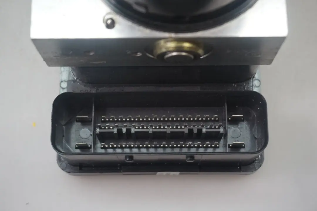 BMW 1 SERIES E87 ABS DSC MODULE PUMP ECU Hydro Unit 6769748 6769749 - SKU 6794651-1 - Part number 6794651