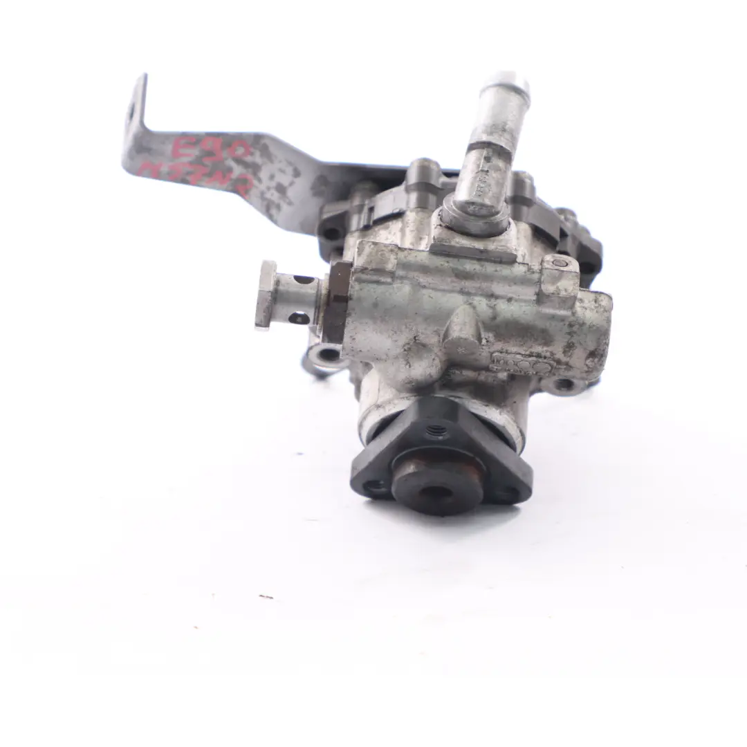 M57N2 Pompa Wspomagania Układu Kierowniczego do BMW E90 E91 E92 o numerze 6794921 BMW E90 E91 E92 M57N2 Pompa Wspomagania Układu Kierowniczego - SKU 6794921 - Numer Części 6794921