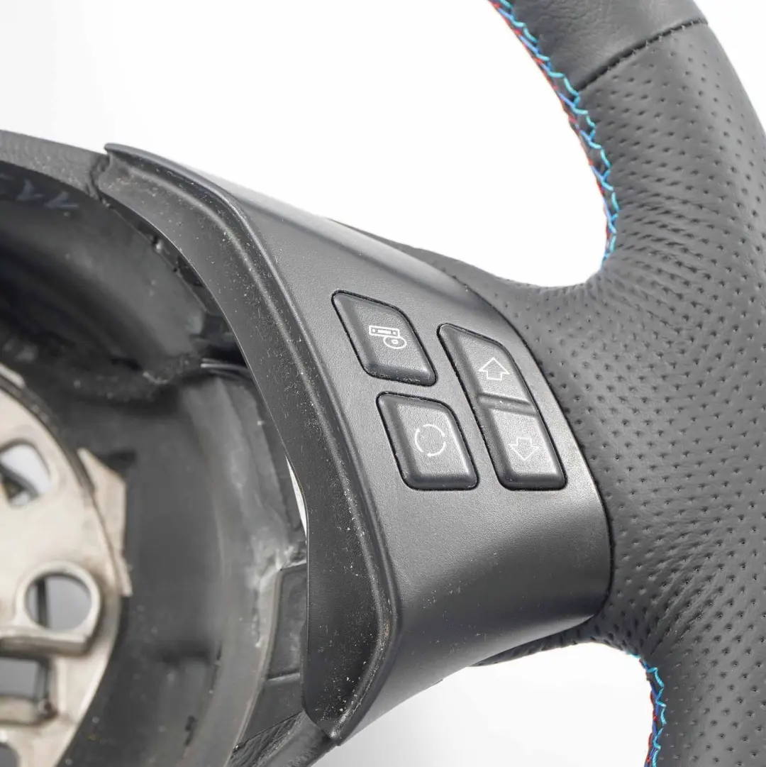 NUOVO volante riscaldato in pelle nera multifunzione per BMW E90 E91 con numero di parte 6795569 BMW E90 E91 NUOVO volante riscaldato in pelle nera multifunzione - SKU 6795569-1 - Numero di parte 6795569