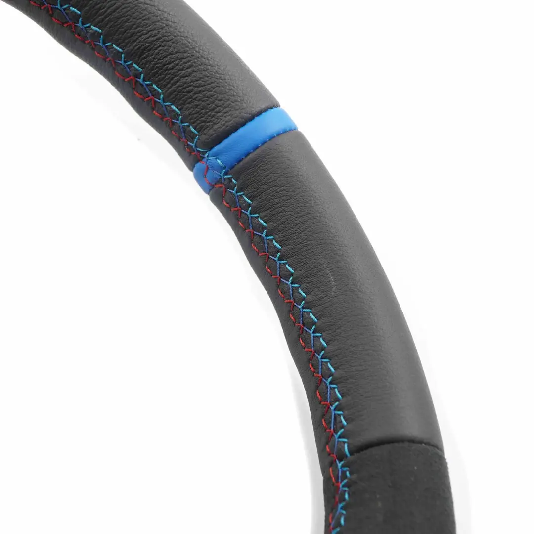 NUOVO Pelle / Alcantara M Look Sportivo per Volante BMW E81 E82 E87 E90 E91 E92 con numero di parte 6795570 Volante BMW E81 E82 E87 E90 E91 E92 NUOVO Pelle / Alcantara M Look Sportivo - SKU 6795570-12-SET - Numero di parte 6795570