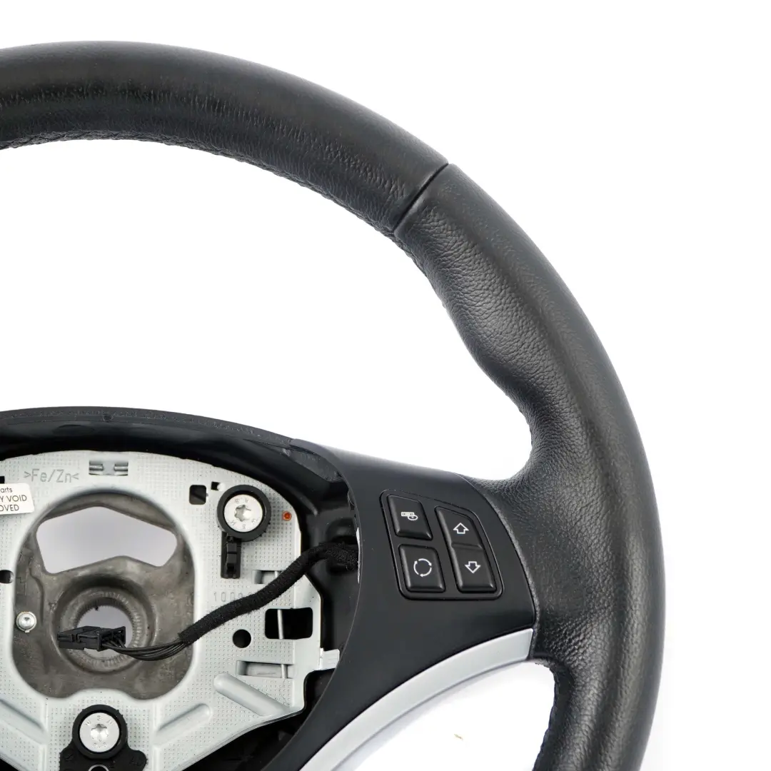 Embellecedor Cromado De Volante Deportivo De Cuero para BMW E81 E87 E90 E91 E92 con número de pieza 6795570 BMW E81 E87 E90 E91 E92 Embellecedor Cromado De Volante Deportivo De Cuero - SKU 6795570-3 - Número de pieza 6795570