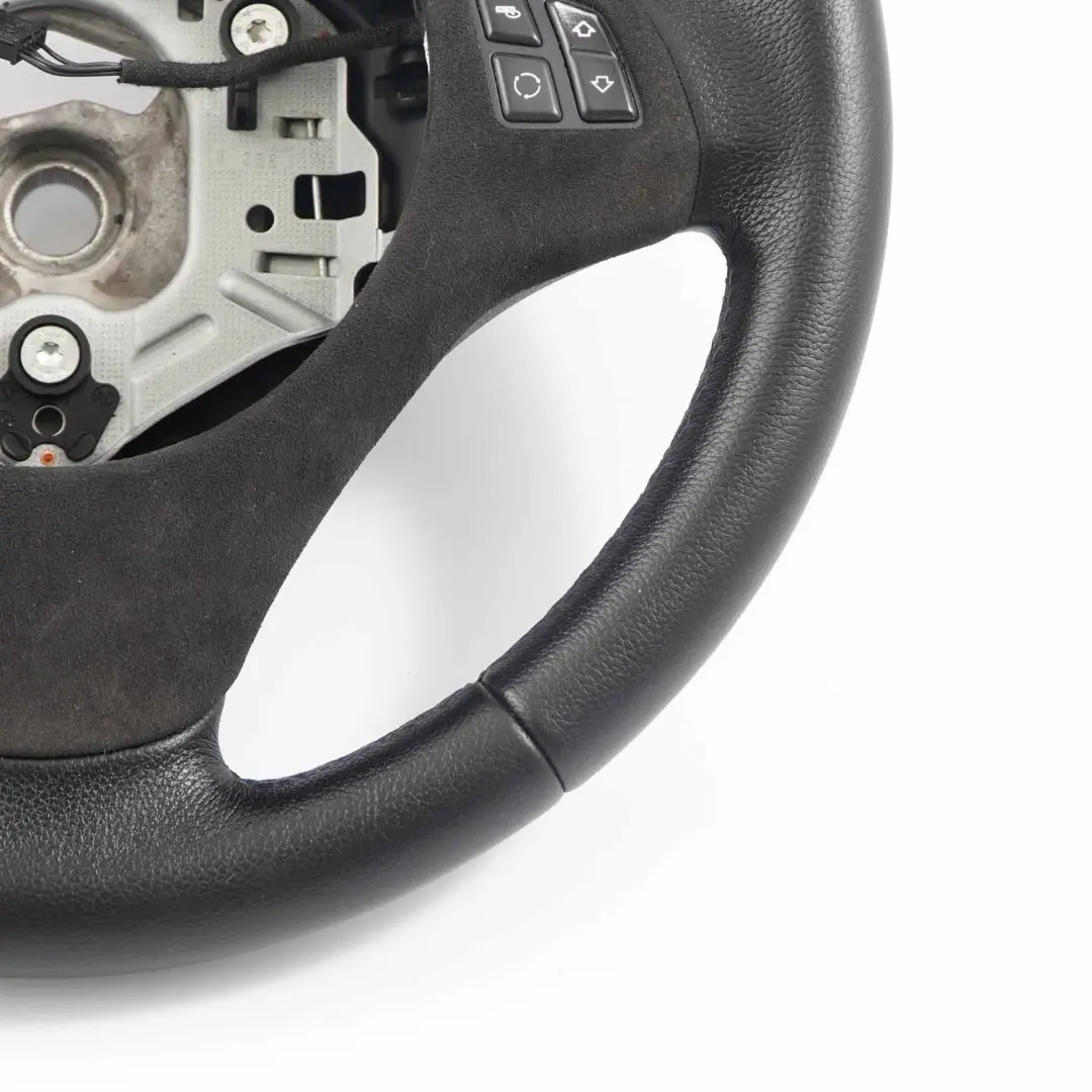 Volant Noir Cuir Multifonction pour BMW E81 E82 E87 E88 E90 E91 E92 Sport à propos du numéro de pièce 6795570 BMW E81 E82 E87 E88 E90 E91 E92 Sport Volant Noir Cuir Multifonction - SKU 6795570-4 - Numéro de pièce 6795570