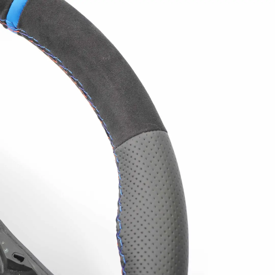 NUOVA Pelle / Alcantara M-Sport Look Volante per BMW E81 E82 E87 E90 E91 E92 con numero di parte 6795570 BMW E81 E82 E87 E90 E91 E92 NUOVA Pelle / Alcantara M-Sport Look Volante - SKU 6795570-6 - Numero di parte 6795570