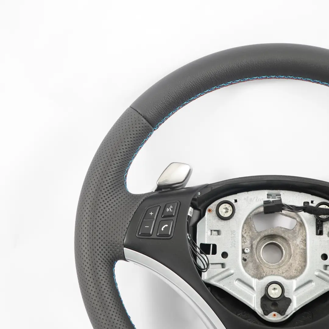 Kierownica Sportowa Łopatki NOWA Skóra do BMW E90 E91 o numerze 6795572 BMW E90 E91 Kierownica Sportowa Łopatki NOWA Skóra - SKU 6795572 - Numer Części 6795572