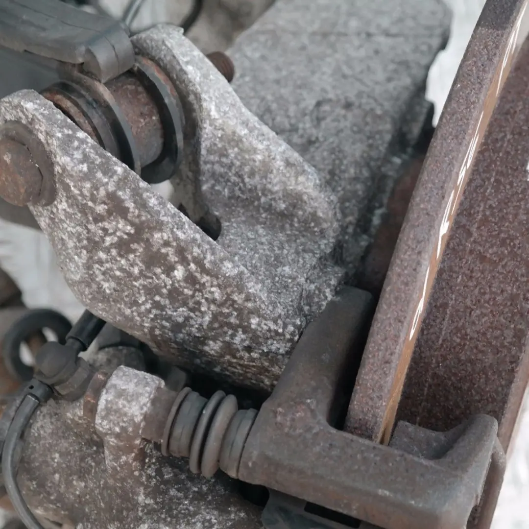 Right O/S Leg Brake Suspension Hub Set to Mini R56 Cooper D W16 1.6 109 HP Rear with Part number 6795660 Mini R56 Cooper D W16 1.6 109 HP Rear Right O/S Leg Brake Suspension Hub Set - SKU 6795660-2 - Part number 6795660