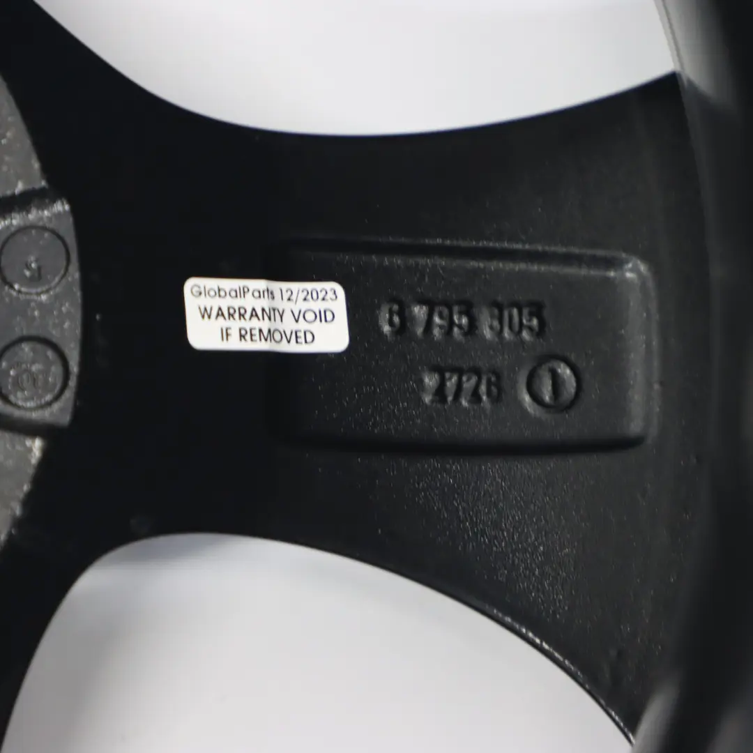 Cerchio lega nero sinistro 16" Streamline 306 7J ET:31 per BMW E90 F30 con numero di parte 6795805 BMW E90 F30 Cerchio lega nero sinistro 16" Streamline 306 7J ET:31 - SKU 6795805-6 - Numero di parte 6795805