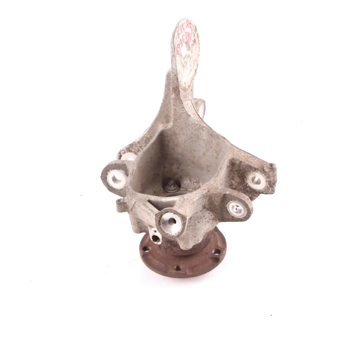 Portaruota Posteriore Sinistro Asse Sospensione Staffa Montaggio per BMW F11 con numero di parte 6796099 BMW F11 Portaruota Posteriore Sinistro Asse Sospensione Staffa Montaggio - SKU 6796099-3 - Numero di parte 6796099