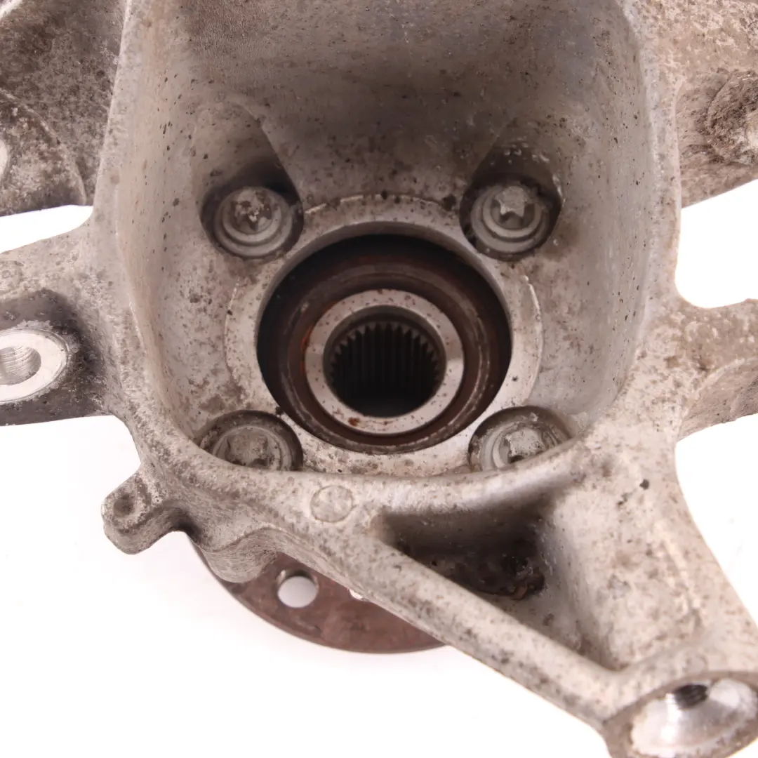 Portaruota Posteriore Sinistro Asse Sospensione Staffa Montaggio per BMW F11 con numero di parte 6796099 BMW F11 Portaruota Posteriore Sinistro Asse Sospensione Staffa Montaggio - SKU 6796099-3 - Numero di parte 6796099