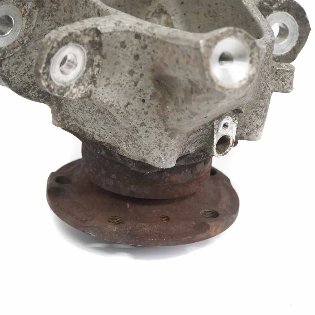 BMW F11 Soporte de rueda trasera derecha Eje Suspensión Soporte - SKU 6796100-4 - Número de pieza 6796100