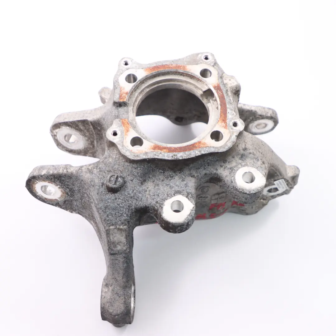 Zwrotnica Piasta Zawieszenia Koła Lewy Tył do BMW F12 F13 o numerze 6796145 BMW F12 F13 Zwrotnica Piasta Zawieszenia Koła Lewy Tył - SKU 6796145-1 - Numer Części 6796145