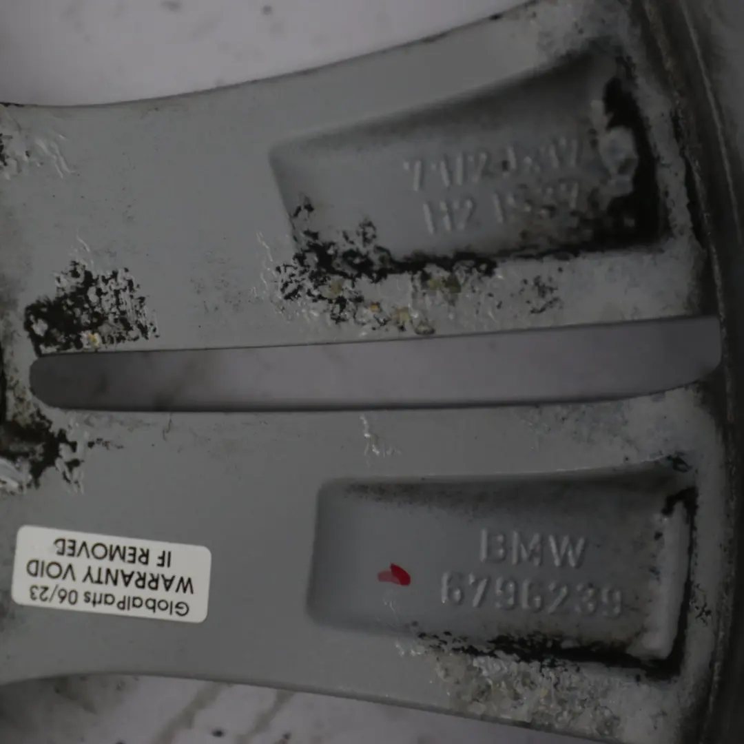 Cerchio lega grigio 17" doppie razze 392 7,5J ET:37 per BMW F30 F31 F32 F33 con numero di parte 6796239 BMW F30 F31 F32 F33 Cerchio lega grigio 17" doppie razze 392 7,5J ET:37 - SKU 6796239-3 - Numero di parte 6796239