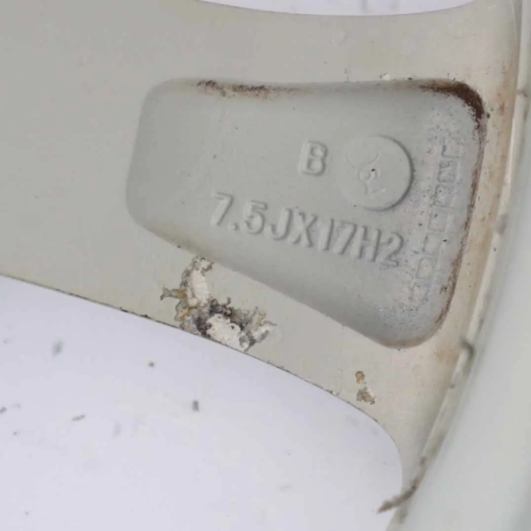 Cerchio in lega argento 17" 7,5J Star Spoke 394 ET:34 per BMW F30 F31 F32 con numero di parte 6796243 BMW F30 F31 F32 Cerchio in lega argento 17" 7,5J Star Spoke 394 ET:34 - SKU 6796243-1 - Numero di parte 6796243