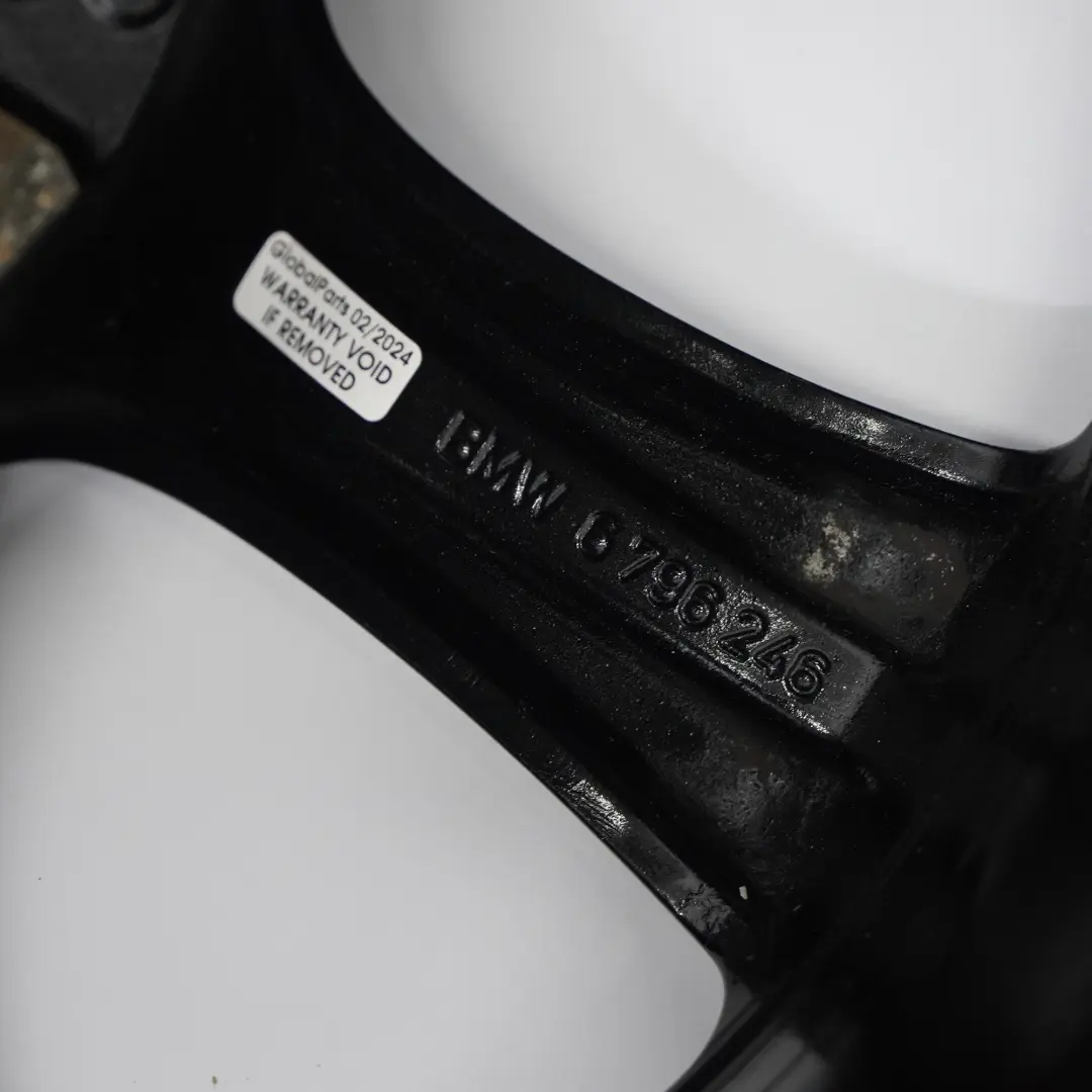 Jante alliage noire 18" 8J ET:34 La flèche l'étoile pour BMW F30 F31 F32 F33 à propos du numéro de pièce 6796246 BMW F30 F31 F32 F33 Jante alliage noire 18" 8J ET:34 La flèche l'étoile - SKU 6796246-6 - Numéro de pièce 6796246