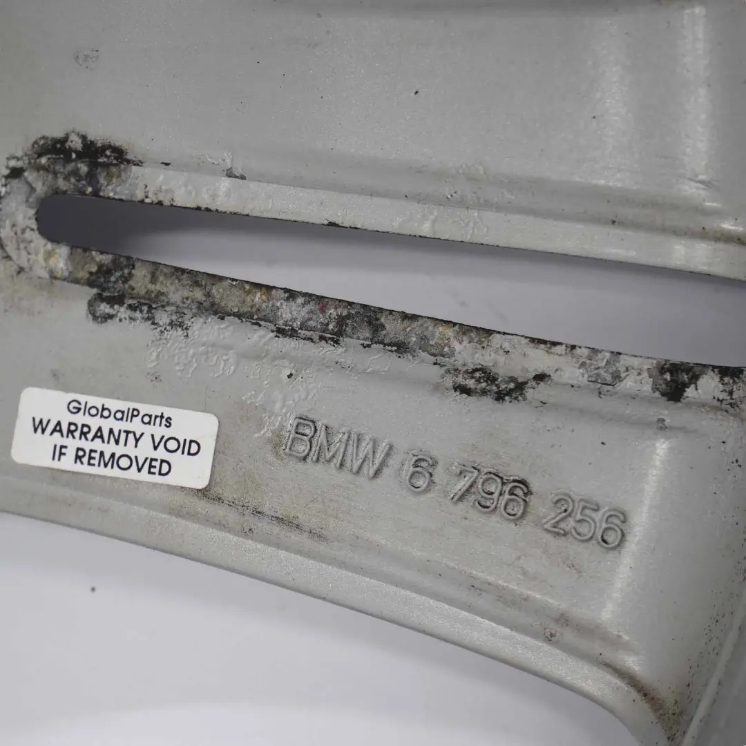 Cerchio in lega argento 19" 8J Doppie razze 401 ET:36 per BMW F30 F31 F32 con numero di parte 6796256 BMW F30 F31 F32 Cerchio in lega argento 19" 8J Doppie razze 401 ET:36 - SKU 6796256-1 - Numero di parte 6796256