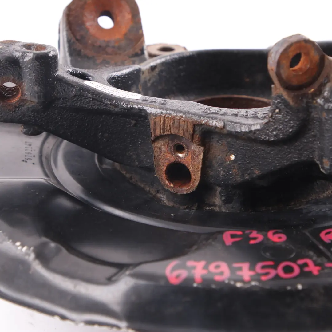 Support de roue essieu suspension arrière gauche Moyeu roue BMW F32 F36 - SKU 6797507-3 - Numéro de pièce 6797507