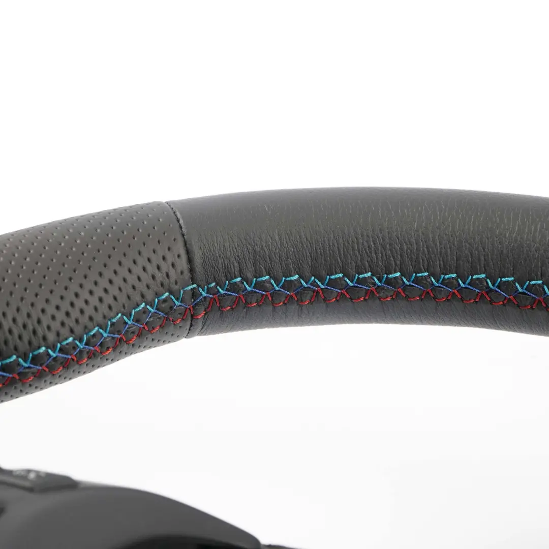 Chauffe Volant Sport Volante avec NEUF Noir Cuir Fils Tricolores pour BMW X5 E70 à propos du numéro de pièce 6797910 BMW X5 E70 Chauffe Volant Sport Volante avec NEUF Noir Cuir Fils Tricolores - SKU 6797910-1 - Numéro de pièce 6797910