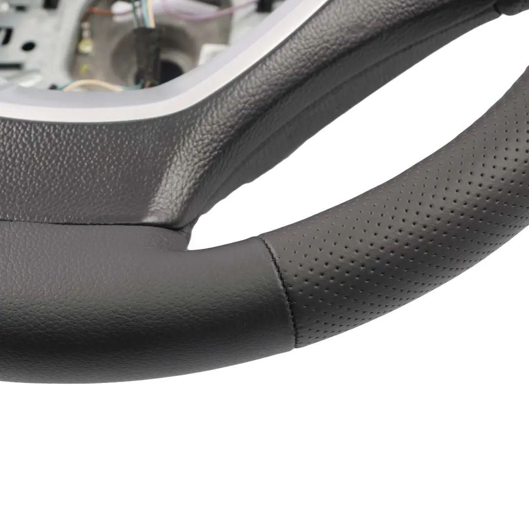 Chauffe Volant Sport Volante avec NEUF Noir Cuir Fils Tricolores pour BMW X5 E70 à propos du numéro de pièce 6797910 BMW X5 E70 Chauffe Volant Sport Volante avec NEUF Noir Cuir Fils Tricolores - SKU 6797910-1 - Numéro de pièce 6797910