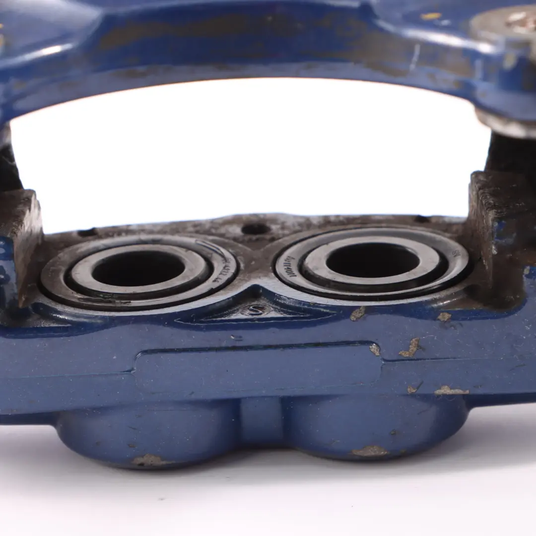 Zacisk Hamulca Hamulcowy Prawy Przód do BMW F30 F31 M Sport o numerze 6799470 BMW F30 F31 M Sport Zacisk Hamulca Hamulcowy Prawy Przód - SKU 6799470-2 - Numer Części 6799470