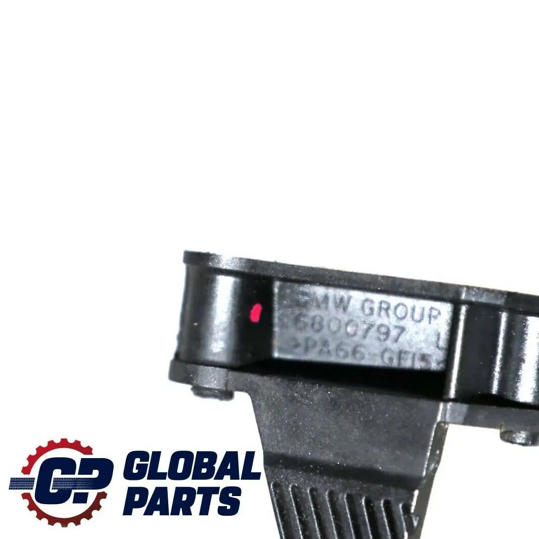 Guia Izquierda Superior Montaje Capo Motor para Mini Cooper One R50 R52 R53 con número de pieza 6800797 Mini Cooper One R50 R52 R53 Guia Izquierda Superior Montaje Capo Motor - SKU 6800797 - Número de pieza 6800797