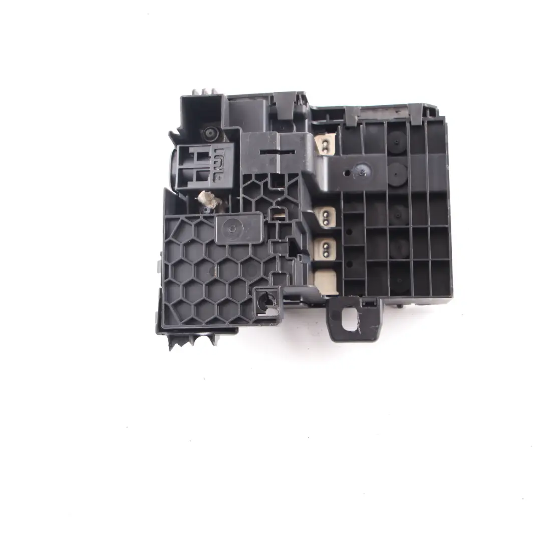 Scatola batteria BMW G30 G31 Morsetto distribuzione fusibile positivo per con numero di parte 6802943 Scatola batteria BMW G30 G31 Morsetto distribuzione fusibile positivo - SKU 6802943 - Numero di parte 6802943