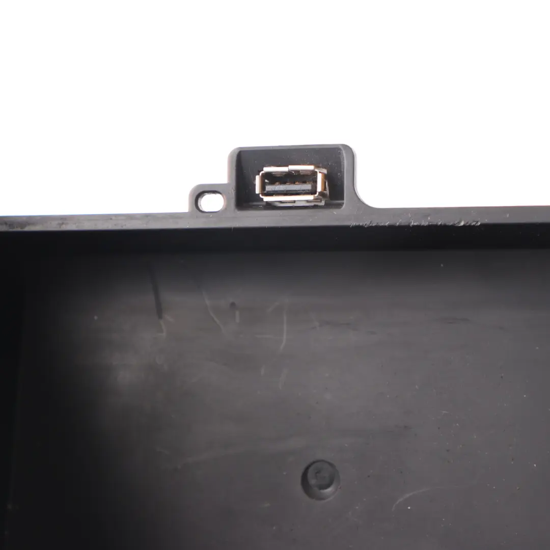 BMW G30 G31 F90 Storage Compartment Box Centre Console Front USB Socket - SKU 6819878 - Part number 6833815