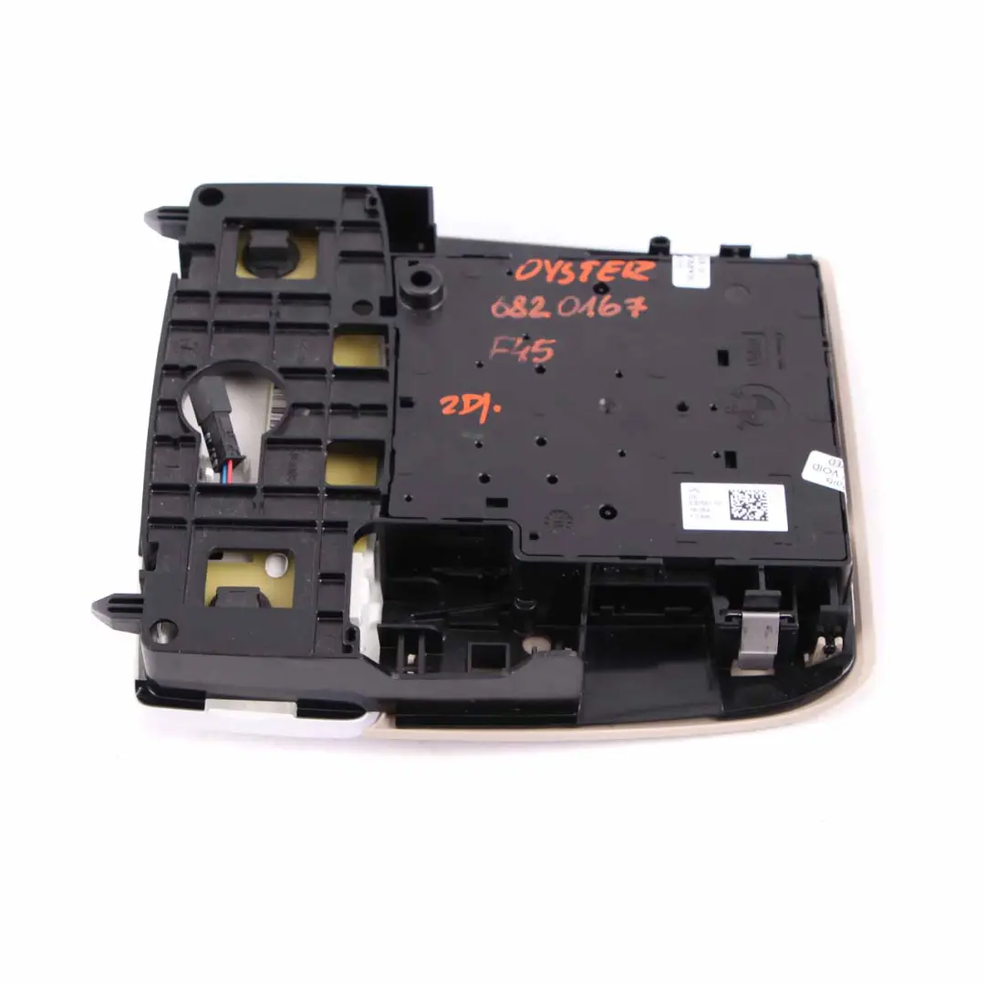 Lampka Panel Podsufitki do BMW F45 F46 o numerze 6820167 BMW F45 F46 Lampka Panel Podsufitki - SKU 6820167 - Numer Części 6820167