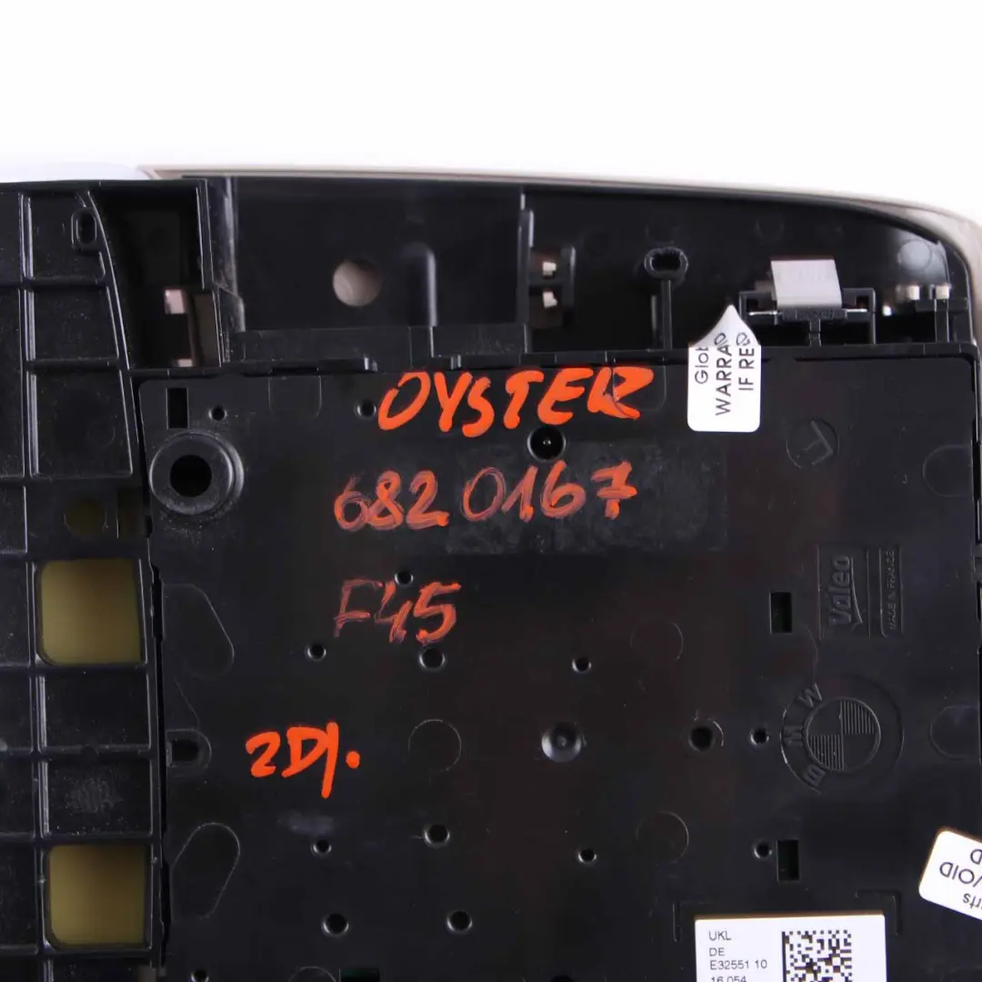 Lampka Panel Podsufitki do BMW F45 F46 o numerze 6820167 BMW F45 F46 Lampka Panel Podsufitki - SKU 6820167 - Numer Części 6820167