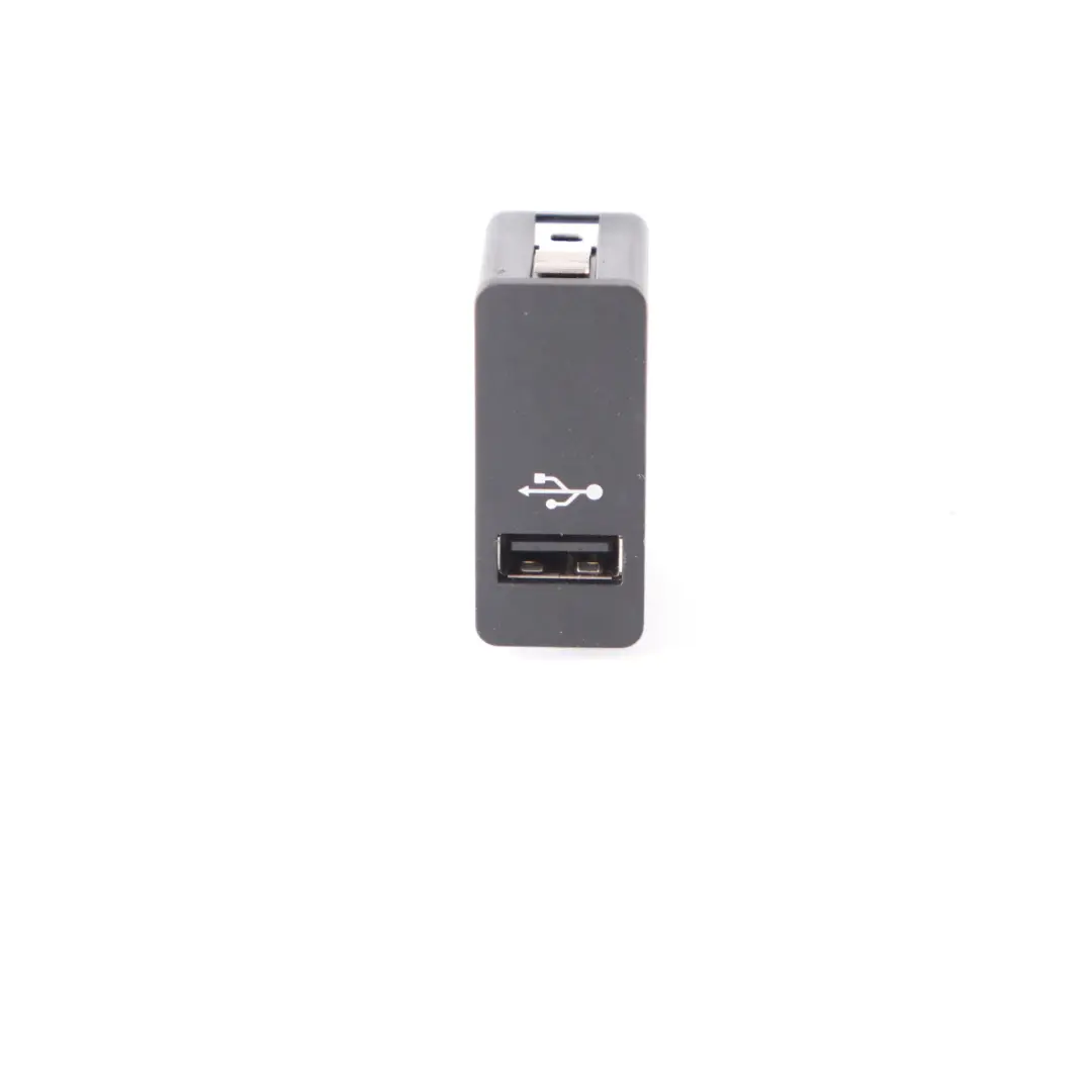  USB Socket BMW F45 X1 F48 Mini F55 F56 F57 F60 Port Connector Plug - SKU 6820397 - Part number 6820397