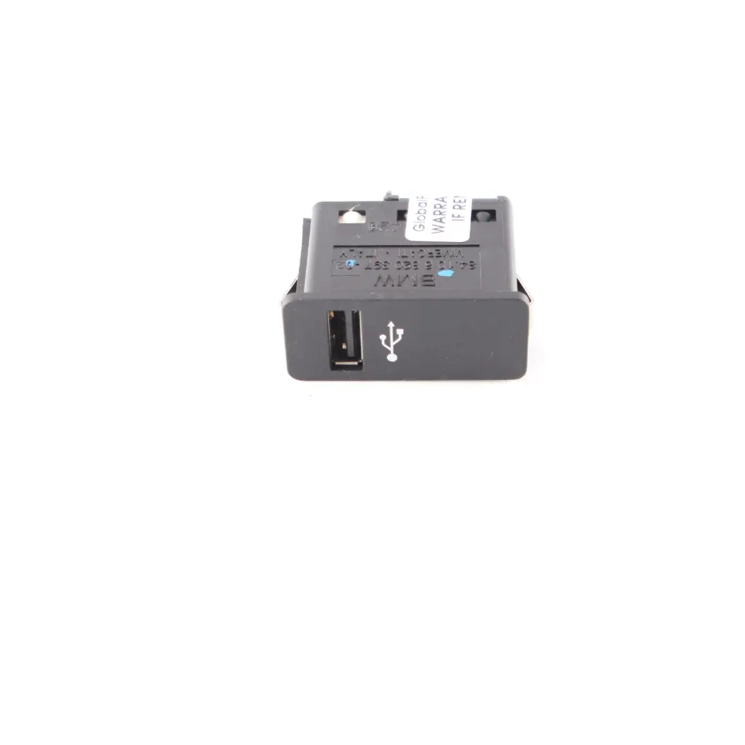  Prise USB BMW F45 X1 F48 Mini F55 F56 F57 F60 Port Connector Plug - SKU 6820397 - Numéro de pièce 6820397
