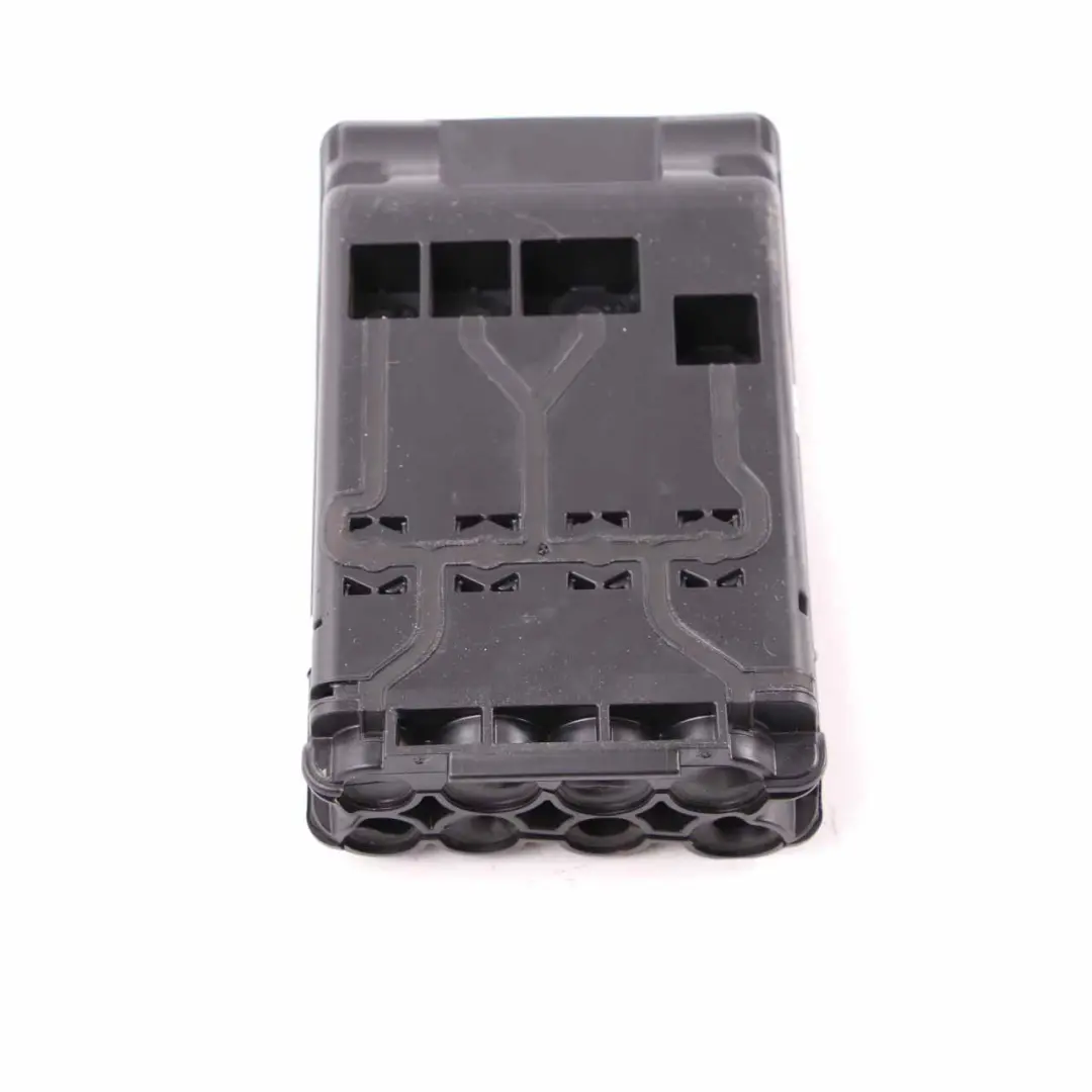 Holder B Distributor Junction Box Point 600W Fuse Control Unit to BMW F40 with Part number 6822571 BMW F40 Holder B Distributor Junction Box Point 600W Fuse Control Unit - SKU 6822571 - Part number 6822571