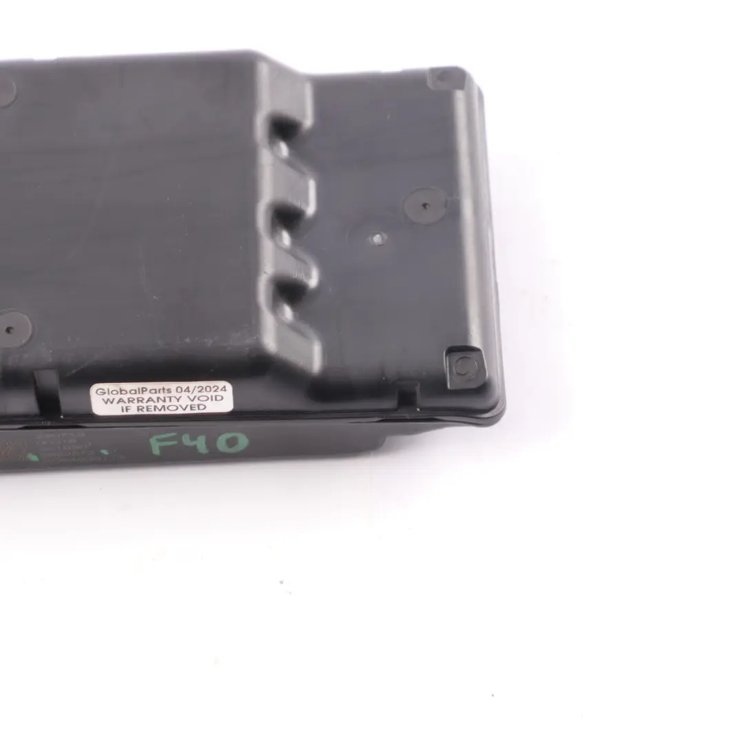 Soporte B Distribuidor Caja Conexiones 850W Fusible Control para BMW F40 con número de pieza 6822572 BMW F40 Soporte B Distribuidor Caja Conexiones 850W Fusible Control - SKU 6822572 - Número de pieza 6822572