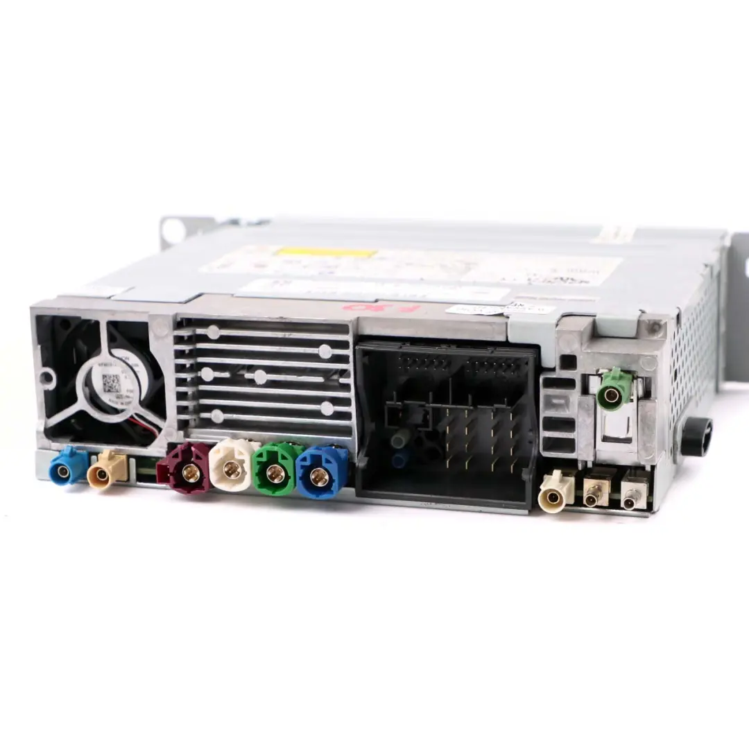 Unidad Central Basic Media Navegación para BMW 3 F30 con número de pieza 6822582 BMW 3 F30 Unidad Central Basic Media Navegación - SKU 6822582 - Número de pieza 6822582