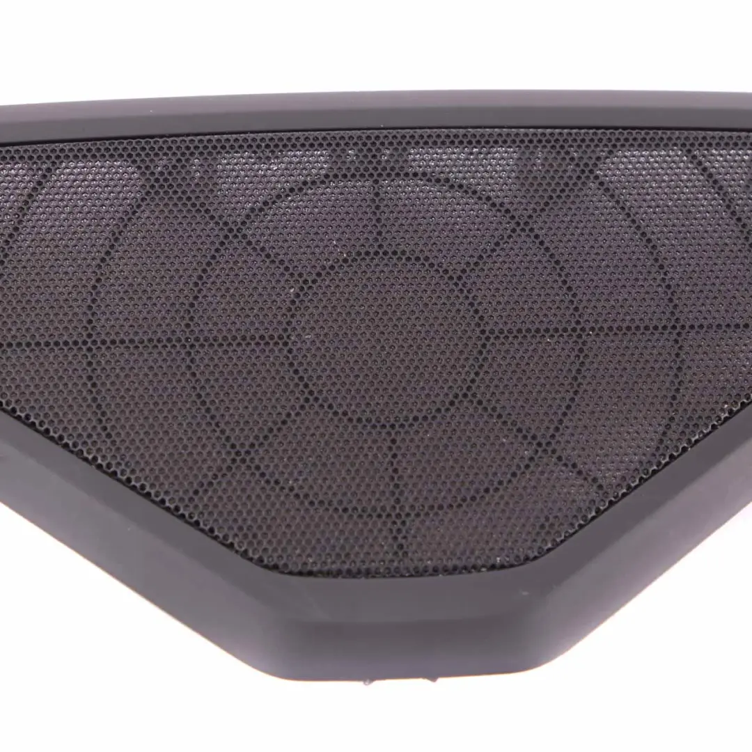 Osłona Maskownica Głośnika Centerspeaker Czarna do BMW F40 o numerze 6823294 BMW F40 Osłona Maskownica Głośnika Centerspeaker Czarna - SKU 6823294 - Numer Części 6823294