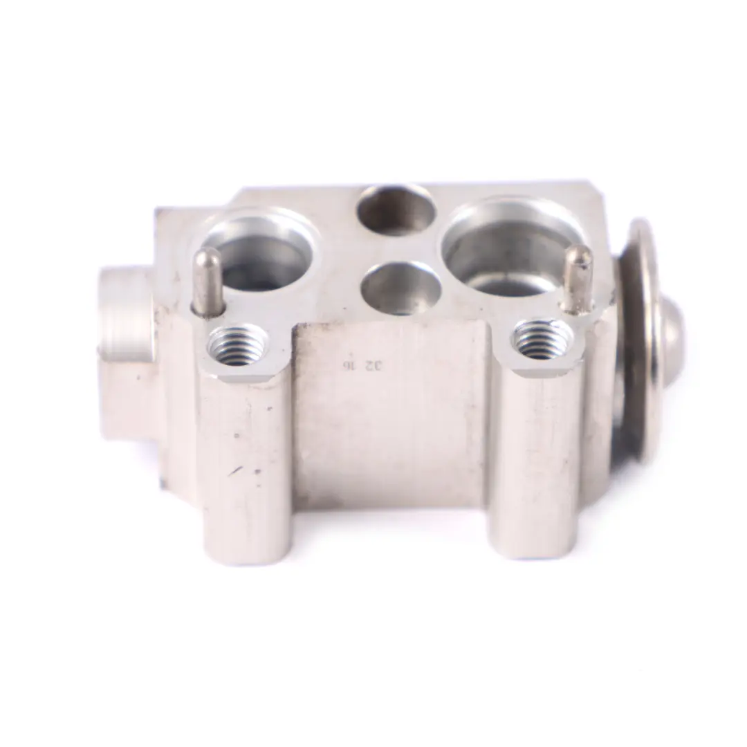 Valvola di espansione evaporatore climatizzatore per BMW X3 F25 X4 F26 con numero di parte 6823978 BMW X3 F25 X4 F26 Valvola di espansione evaporatore climatizzatore - SKU 6823978 - Numero di parte 6823978