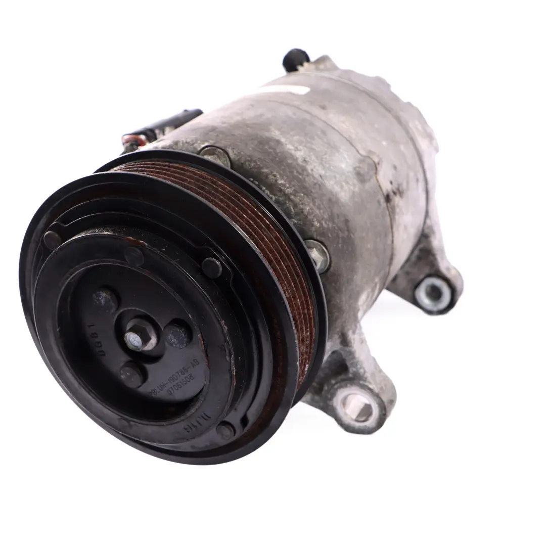 Conditioning Compressor R134A/R1234YF to BMW F10 F11 LCI Mini Cooper F56 F60 Air with Part number 6826879 BMW F10 F11 LCI Mini Cooper F56 F60 Air Conditioning Compressor R134A/R1234YF - SKU 6826879-2 - Part number 6826879
