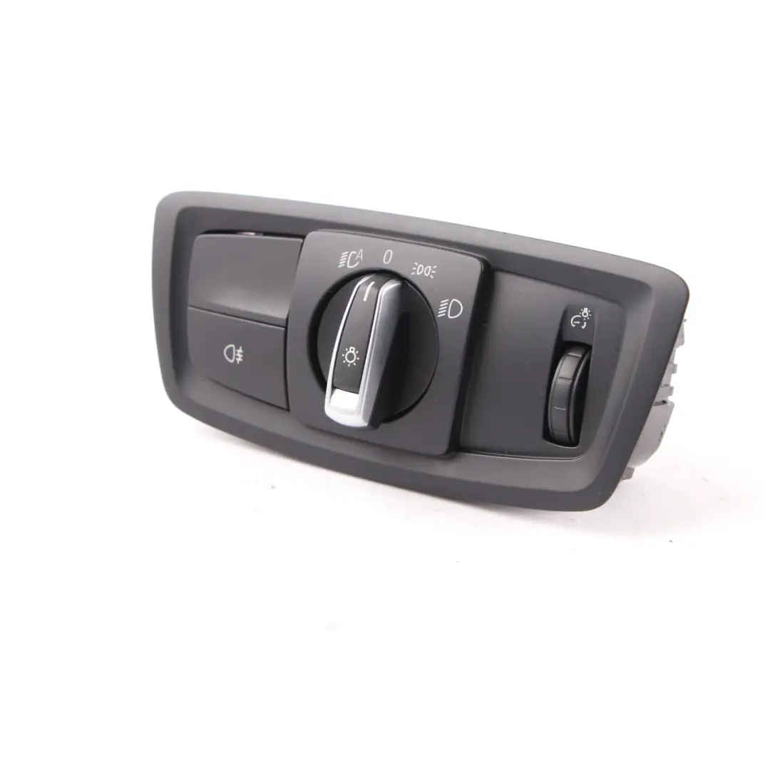 Przełącznik Włącznik Świateł do BMW F20 F21 F22 LCI o numerze 6847520 BMW F20 F21 F22 LCI Przełącznik Włącznik Świateł - SKU 6847520 - Numer Części 6847520