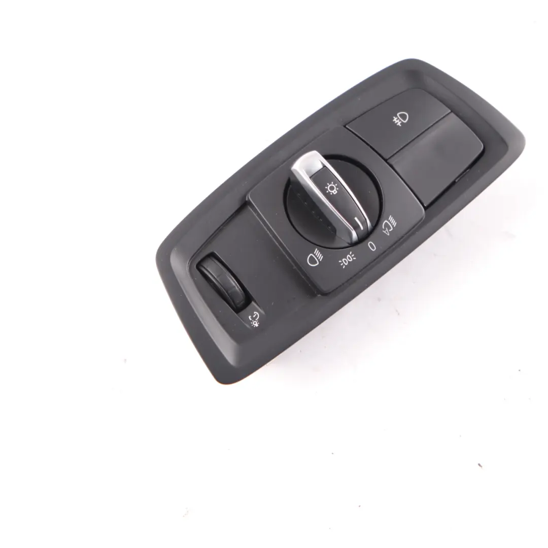 Przełącznik Włącznik Świateł do BMW F20 F21 F22 LCI o numerze 6847520 BMW F20 F21 F22 LCI Przełącznik Włącznik Świateł - SKU 6847520 - Numer Części 6847520