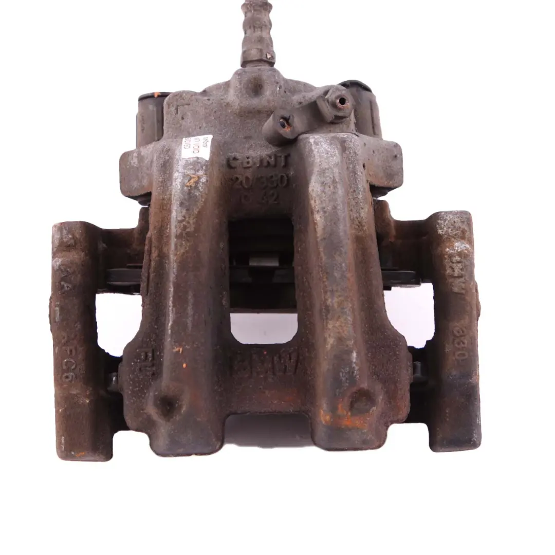 Zacisk Hamulcowy Lewy Tył 20/330 do BMW F30 F31 F32 o numerze 6850973 BMW F30 F31 F32 Zacisk Hamulcowy Lewy Tył 20/330 - SKU 6850973 - Numer Części 6850973
