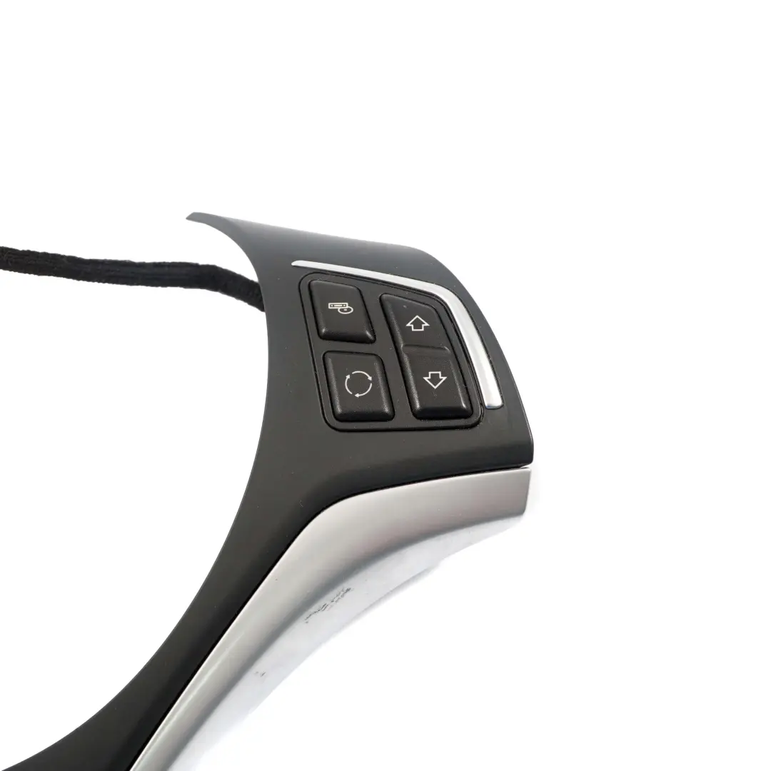 Trim Interruttore Multifunzione Volante Nero Cromo Pearlglos per BMW E82 E84 E88 con numero di parte 6853142 BMW E82 E84 E88 Trim Interruttore Multifunzione Volante Nero Cromo Pearlglos - SKU 6853142 - Numero di parte 6853142