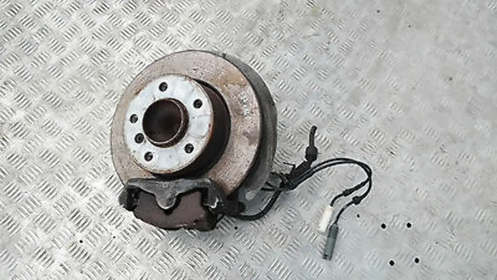 BMW 1 E81 E87 E87N Set Bremsscheibe belüftet Bremssattelgehäuse links - SKU 6854996 - Teilenummer 34116854996
