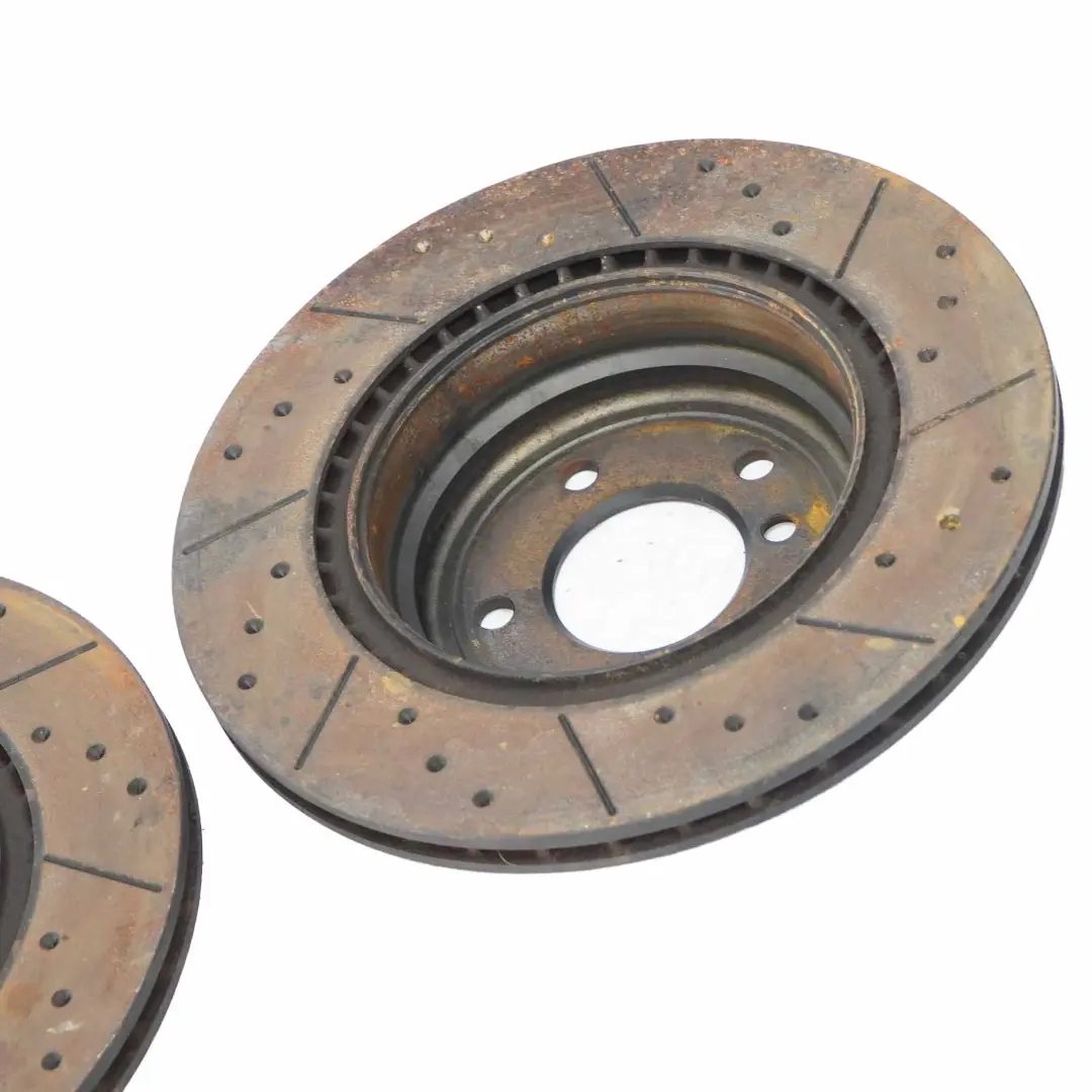 Roue avant gauche droite disque de frein ventilé 330X24 pour BMW E87 E90 E91 E92 à propos du numéro de pièce 6854999 BMW E87 E90 E91 E92 Roue avant gauche droite disque de frein ventilé 330X24 - SKU 6854999-2 - Numéro de pièce 6854999