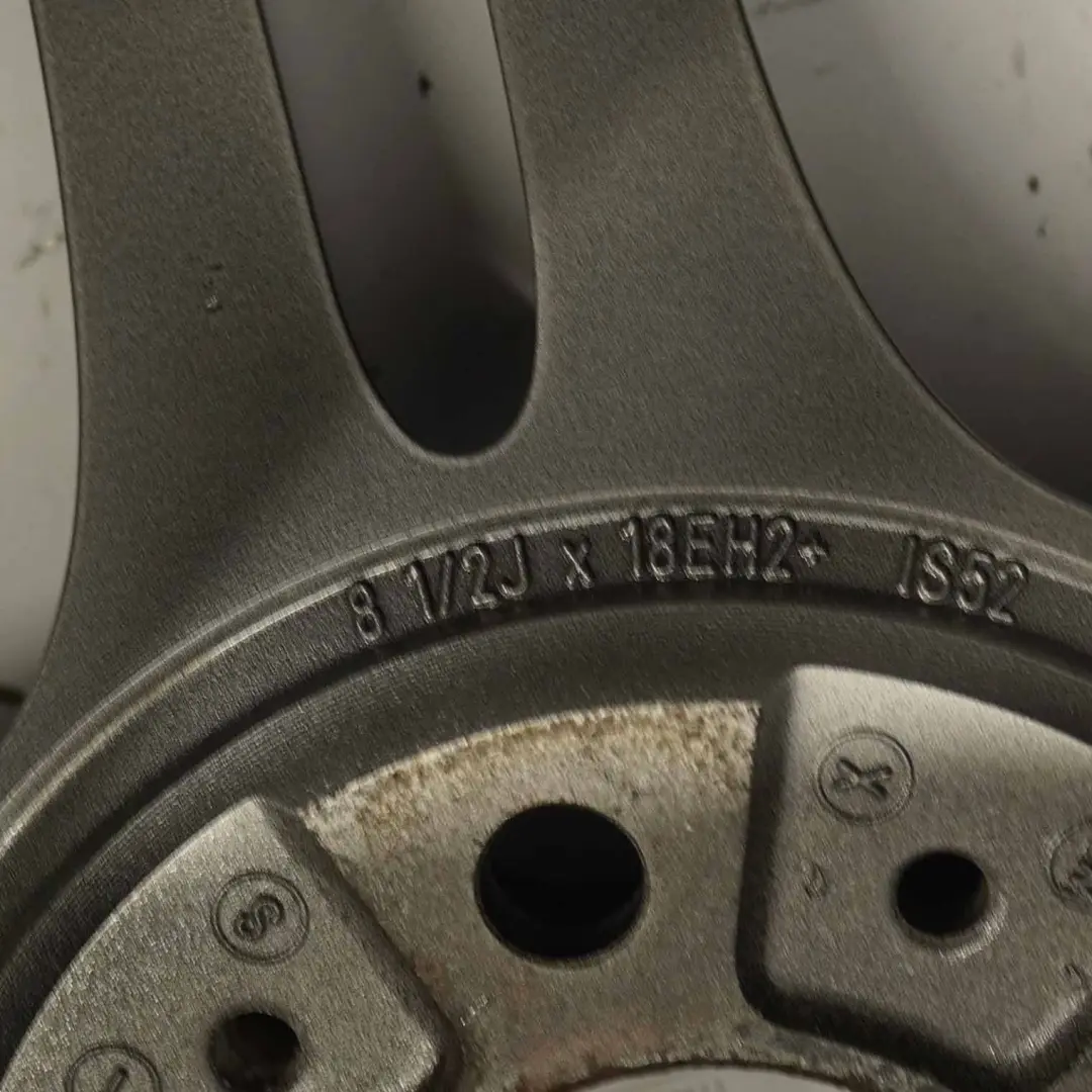 Hinterrad Leichtmetallfelge M Doppelspeiche 313M 18" 8,5J ET:52 für BMW E81 E87 mit Teilenummer 6856667 BMW E81 E87 Hinterrad Leichtmetallfelge M Doppelspeiche 313M 18" 8,5J ET:52 - SKU 6856667-1 - Teilenummer 6856667